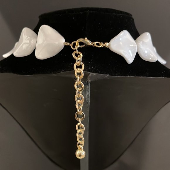 Unique White Necklace with Gold Flowers & Earring Set - Picture 4 of 6